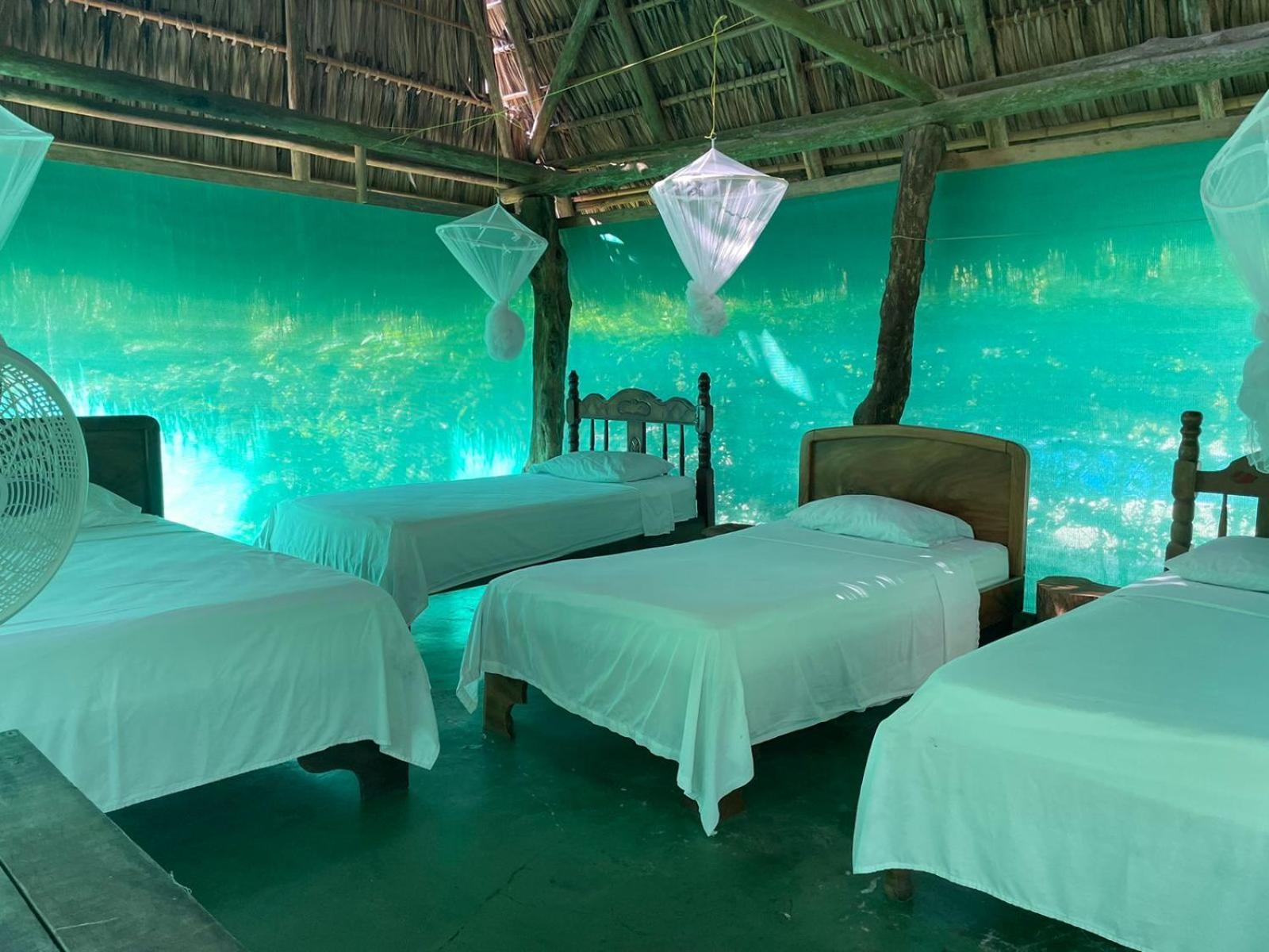 Mal Pais Surf Camp Hotell Playa Santa Teresa  Eksteriør bilde
