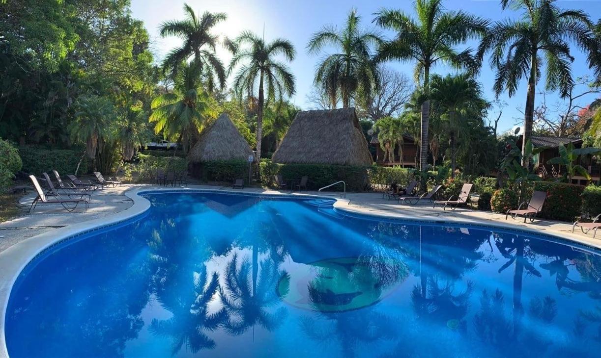 Mal Pais Surf Camp Hotell Playa Santa Teresa  Eksteriør bilde
