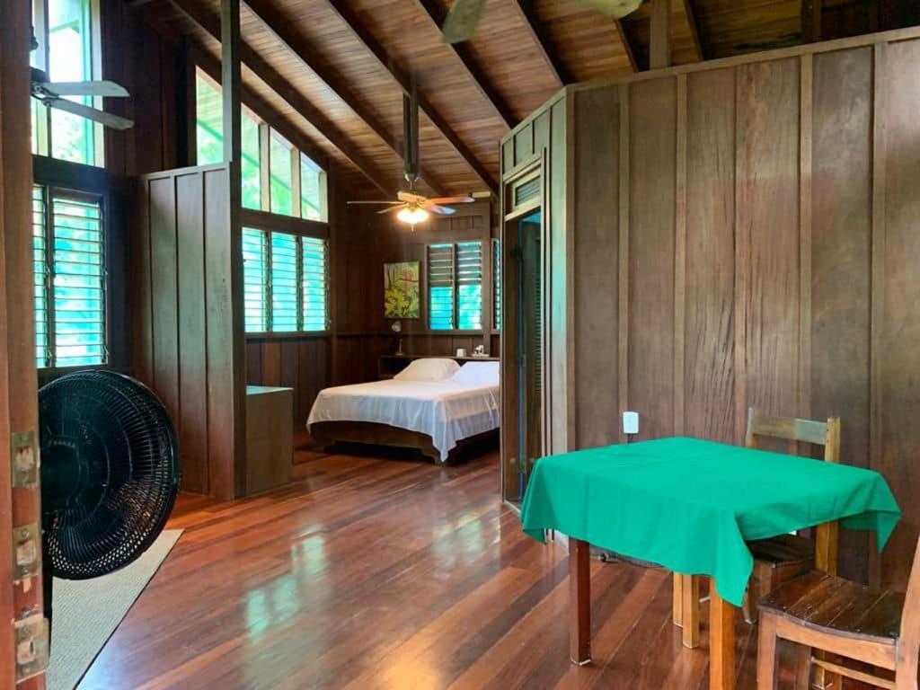 Mal Pais Surf Camp Hotell Playa Santa Teresa  Rom bilde
