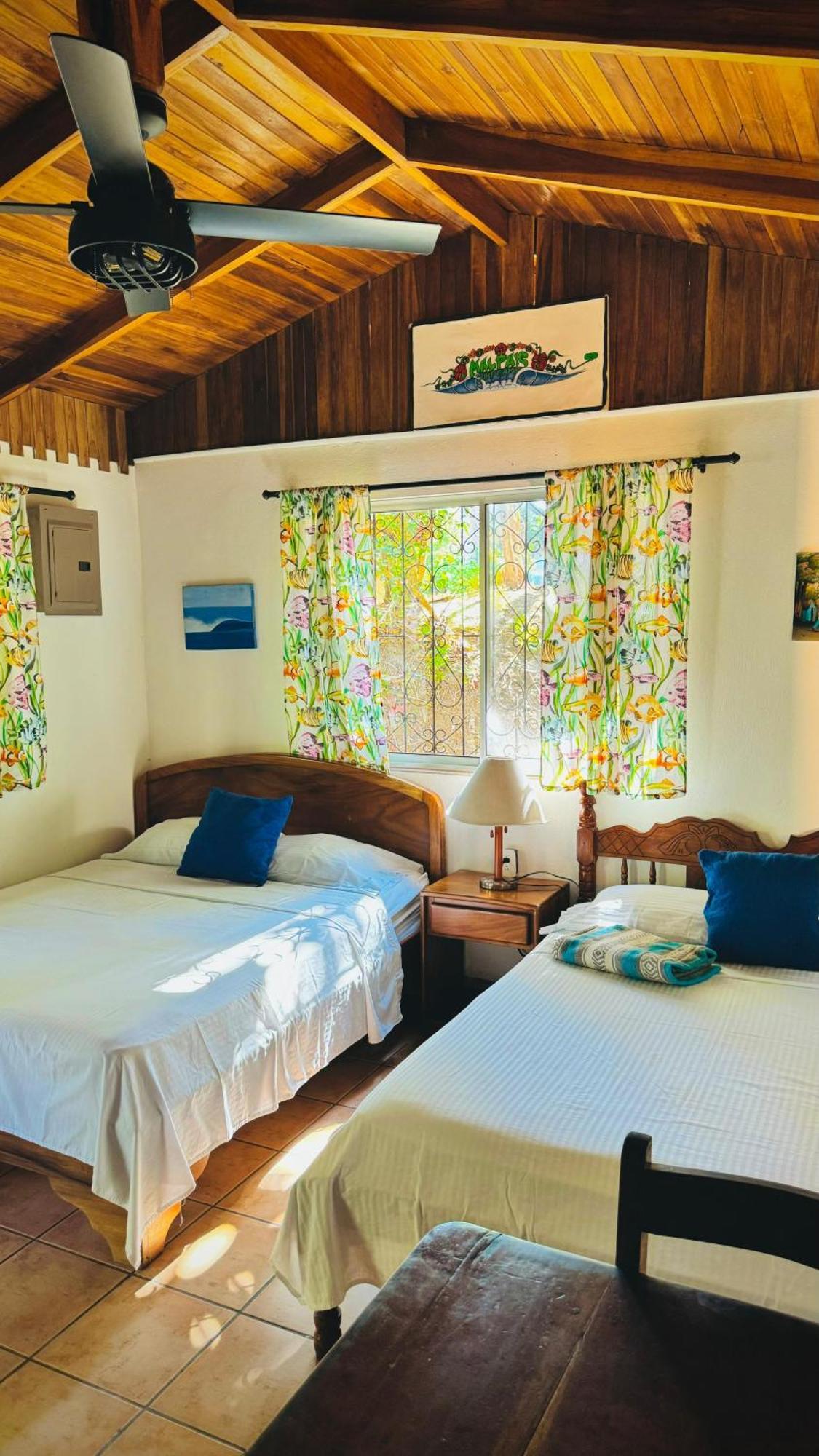 Mal Pais Surf Camp Hotell Playa Santa Teresa  Eksteriør bilde