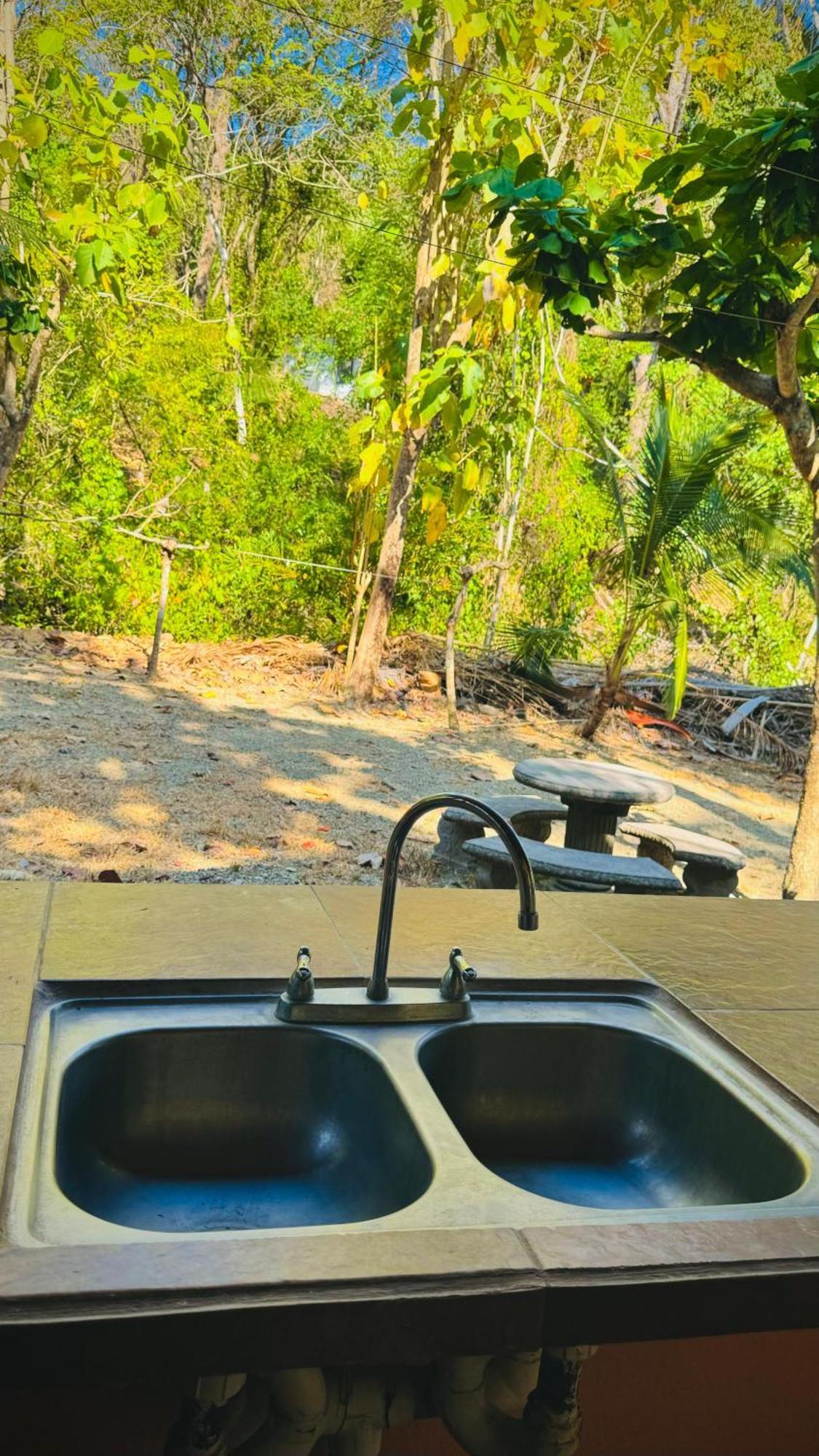 Mal Pais Surf Camp Hotell Playa Santa Teresa  Eksteriør bilde